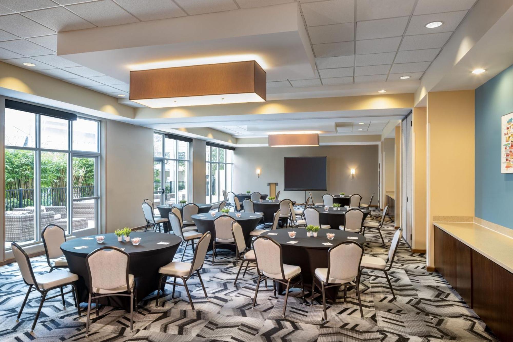 Hotel Springhill By Marriott Orlando At Flamingo Crossings Town Center-western Entrance