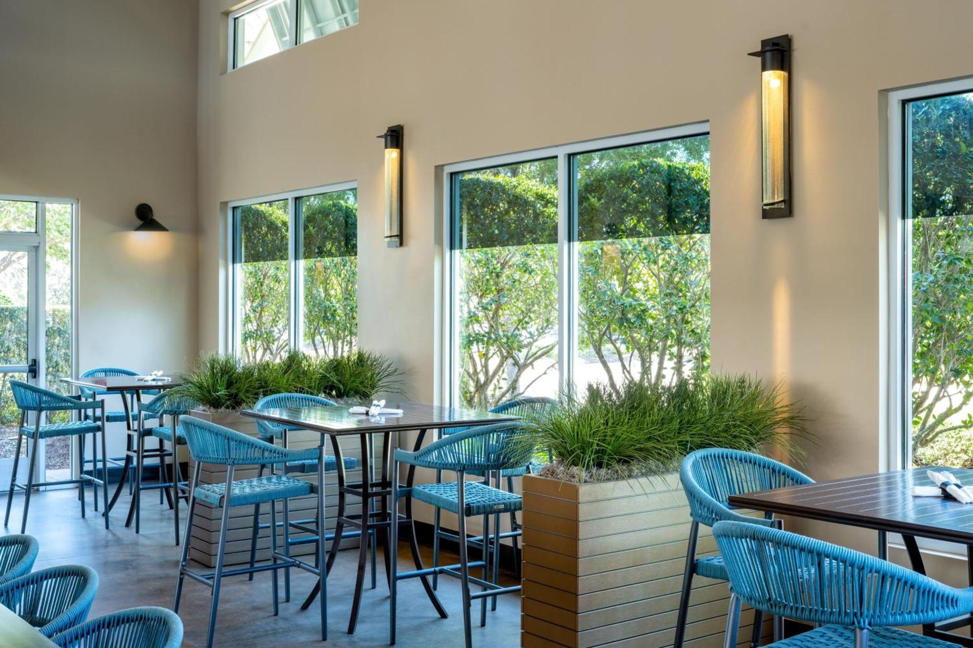 Springhill By Marriott Orlando At Flamingo Crossings Town Center-western Entrance Hotel