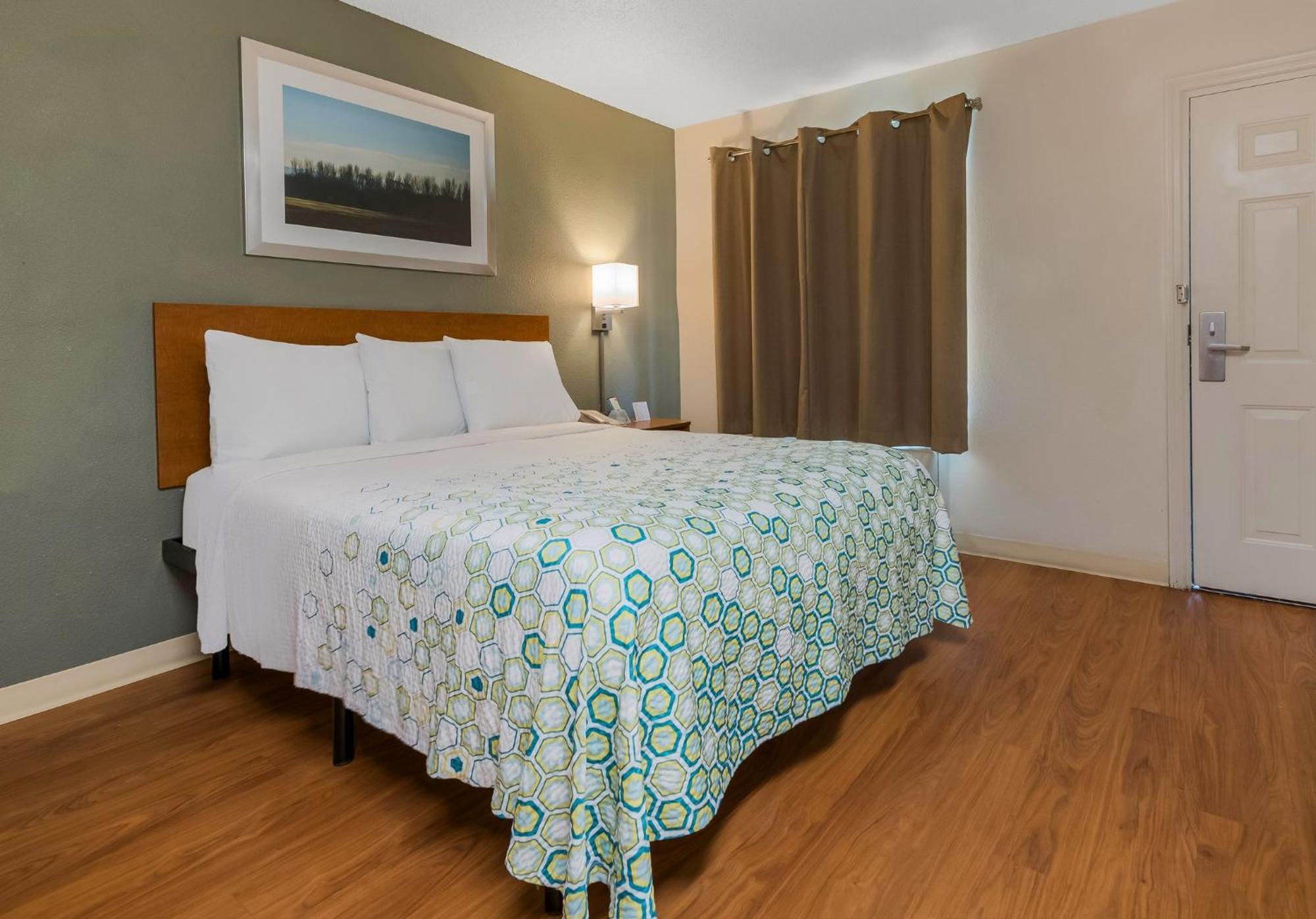 Hometowne By Red Roof Orlando - Ucf Area