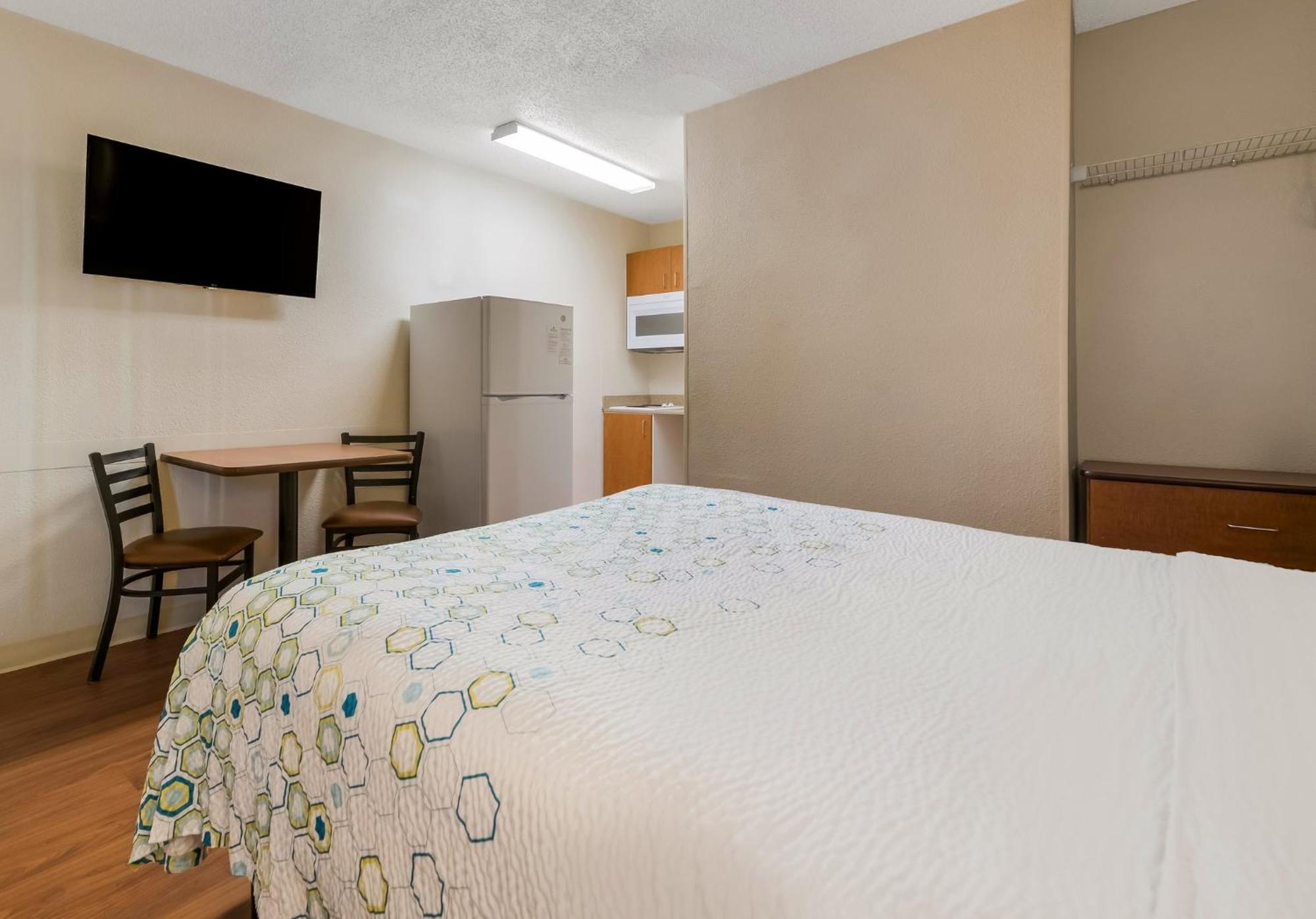 Hometowne By Red Roof Orlando - Ucf Area Motel Alafaya