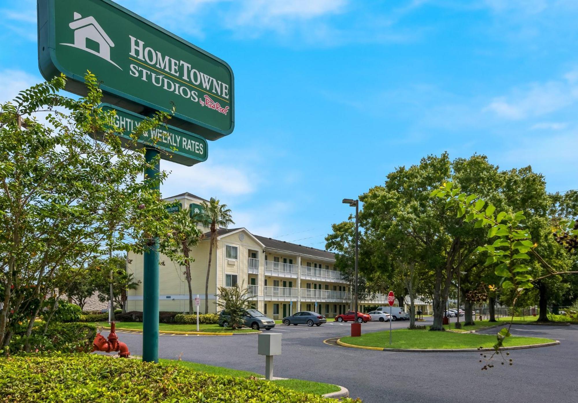 Motel Hometowne By Red Roof Orlando - Ucf Area 2*