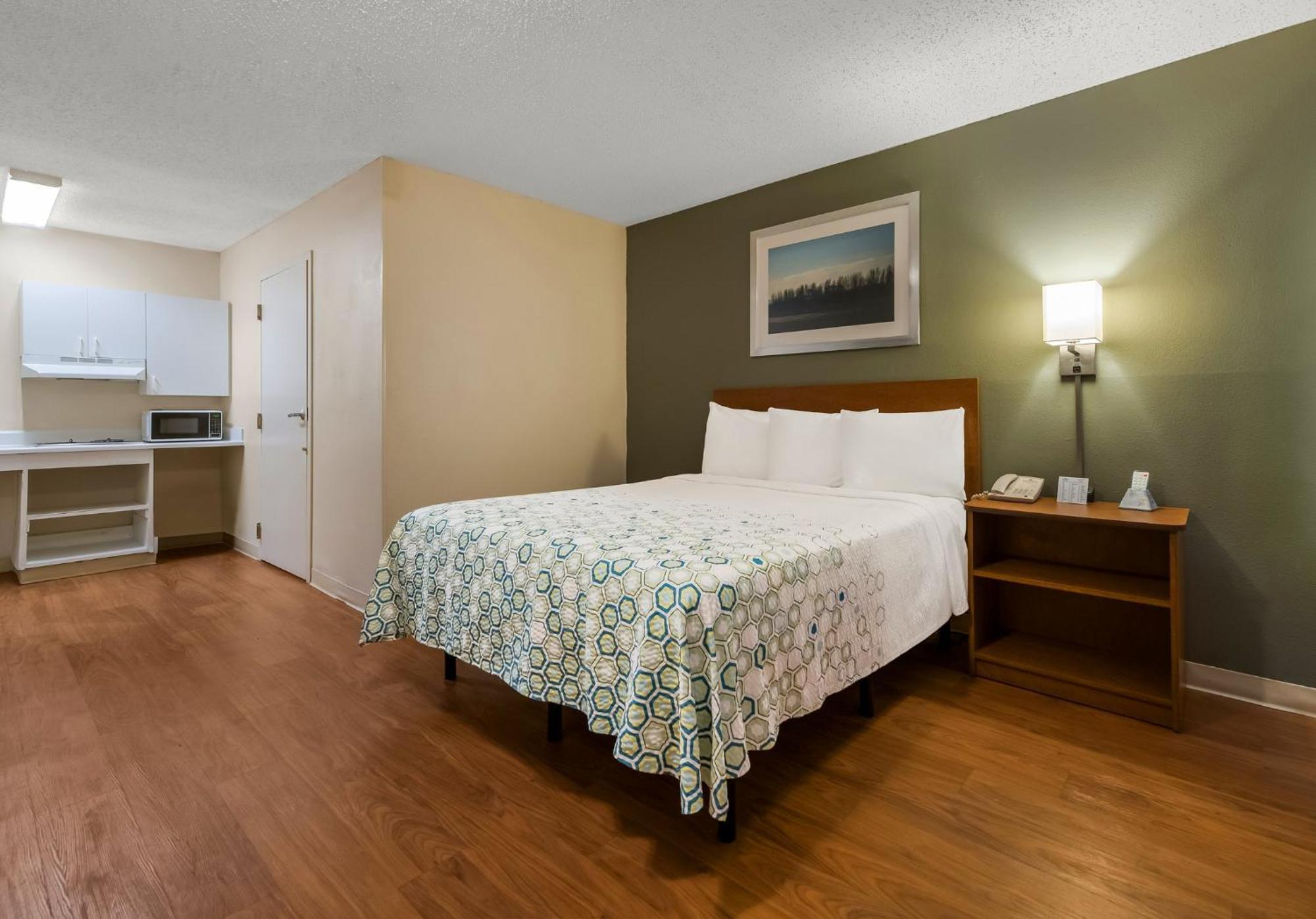 Hometowne By Red Roof Orlando - Ucf Area 2*