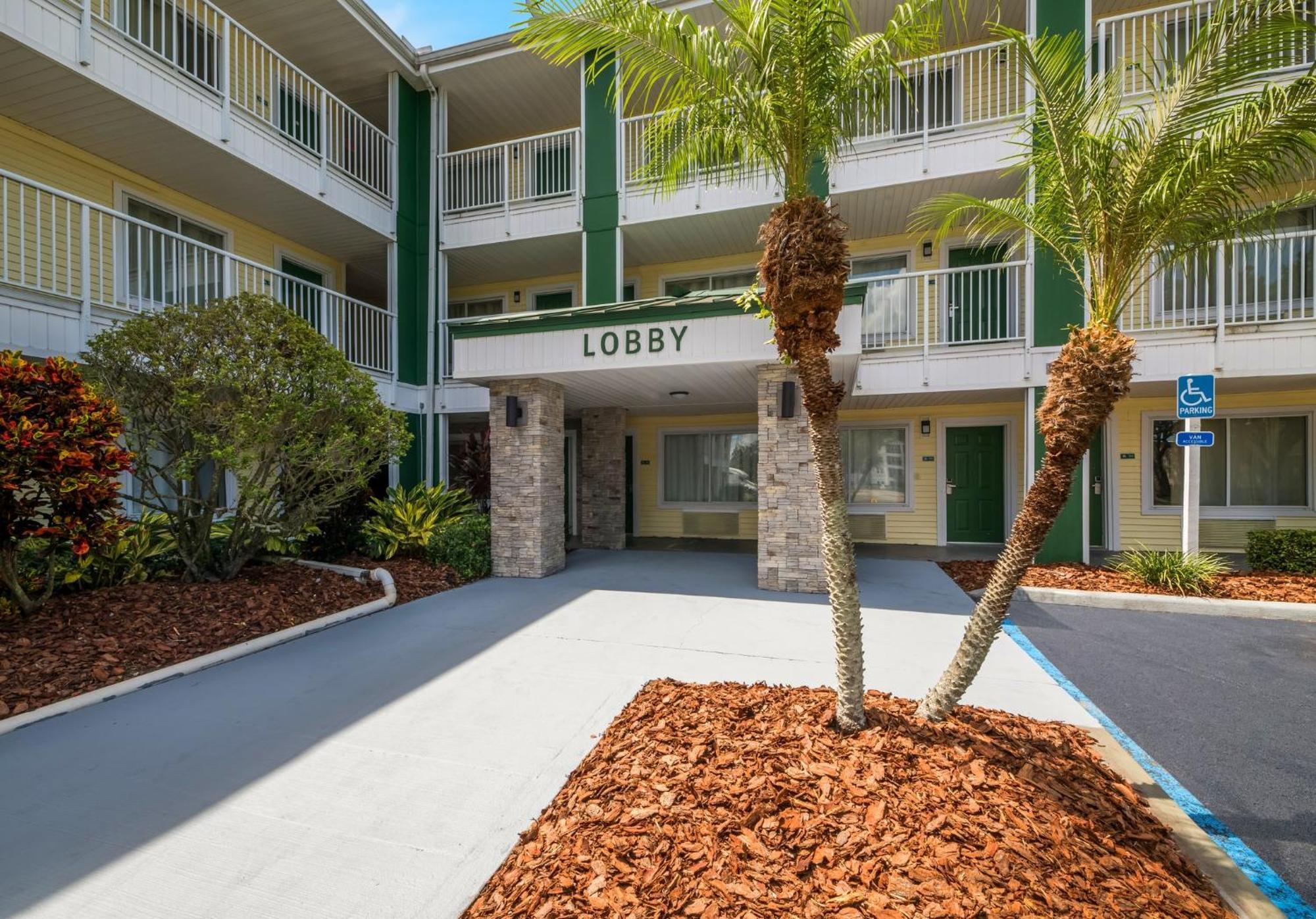 Hometowne By Red Roof Orlando - Ucf Area Motel Alafaya