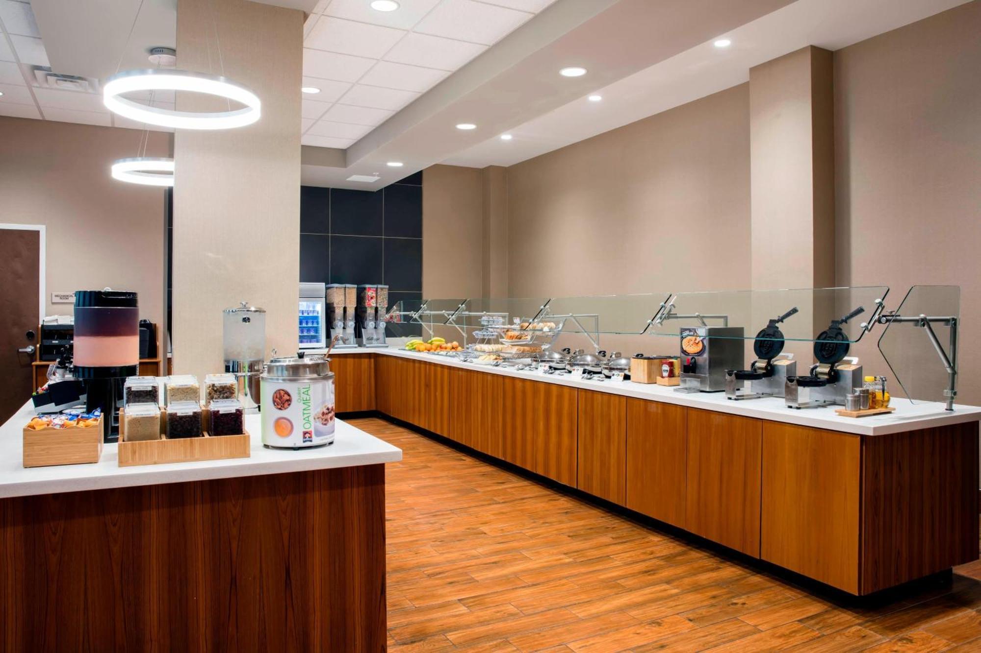 Springhill By Marriott Orlando At Flamingo Crossings Town Center-western Entrance Hotel 3*