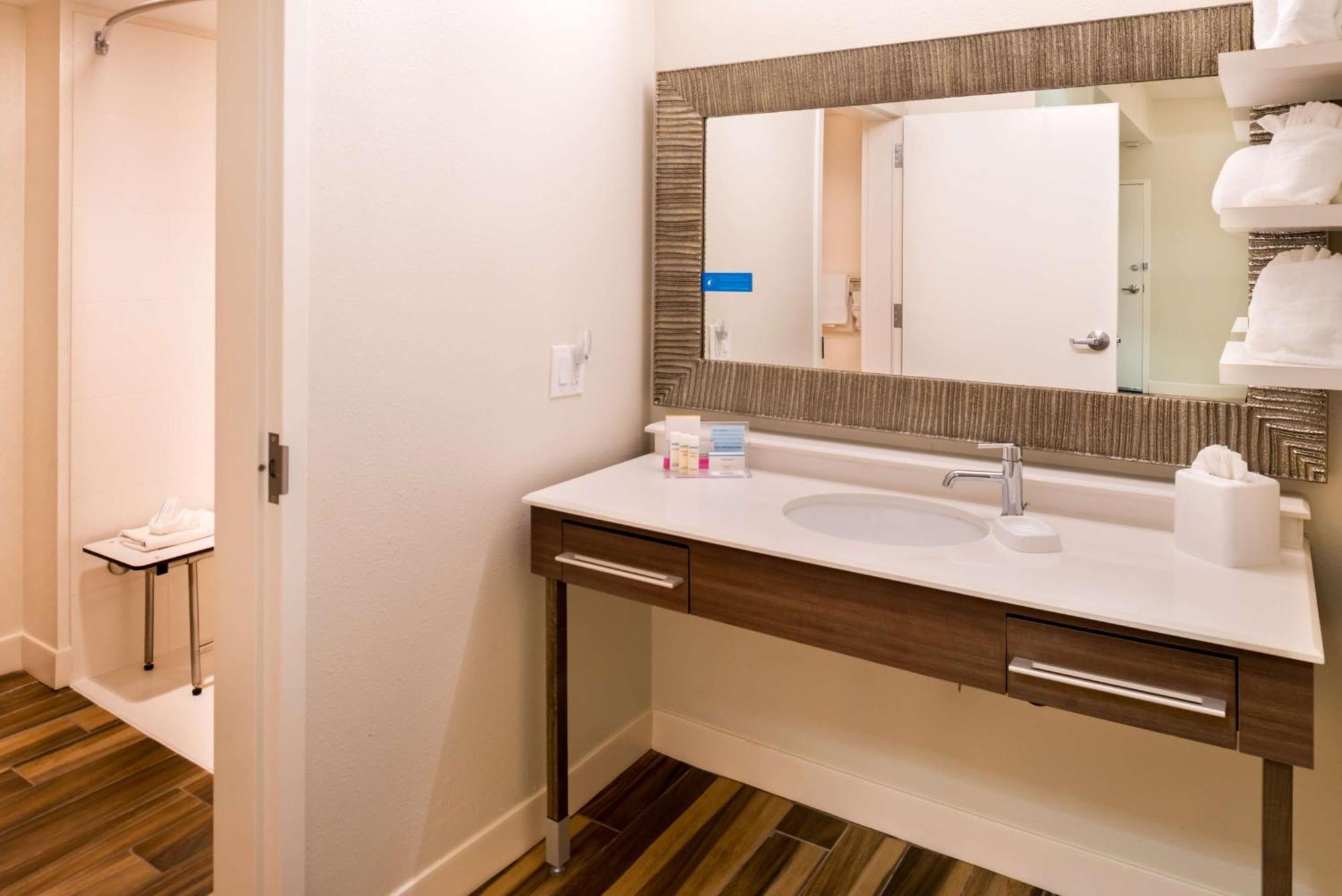Hampton & Orlando-east Ucf Hotel 3*