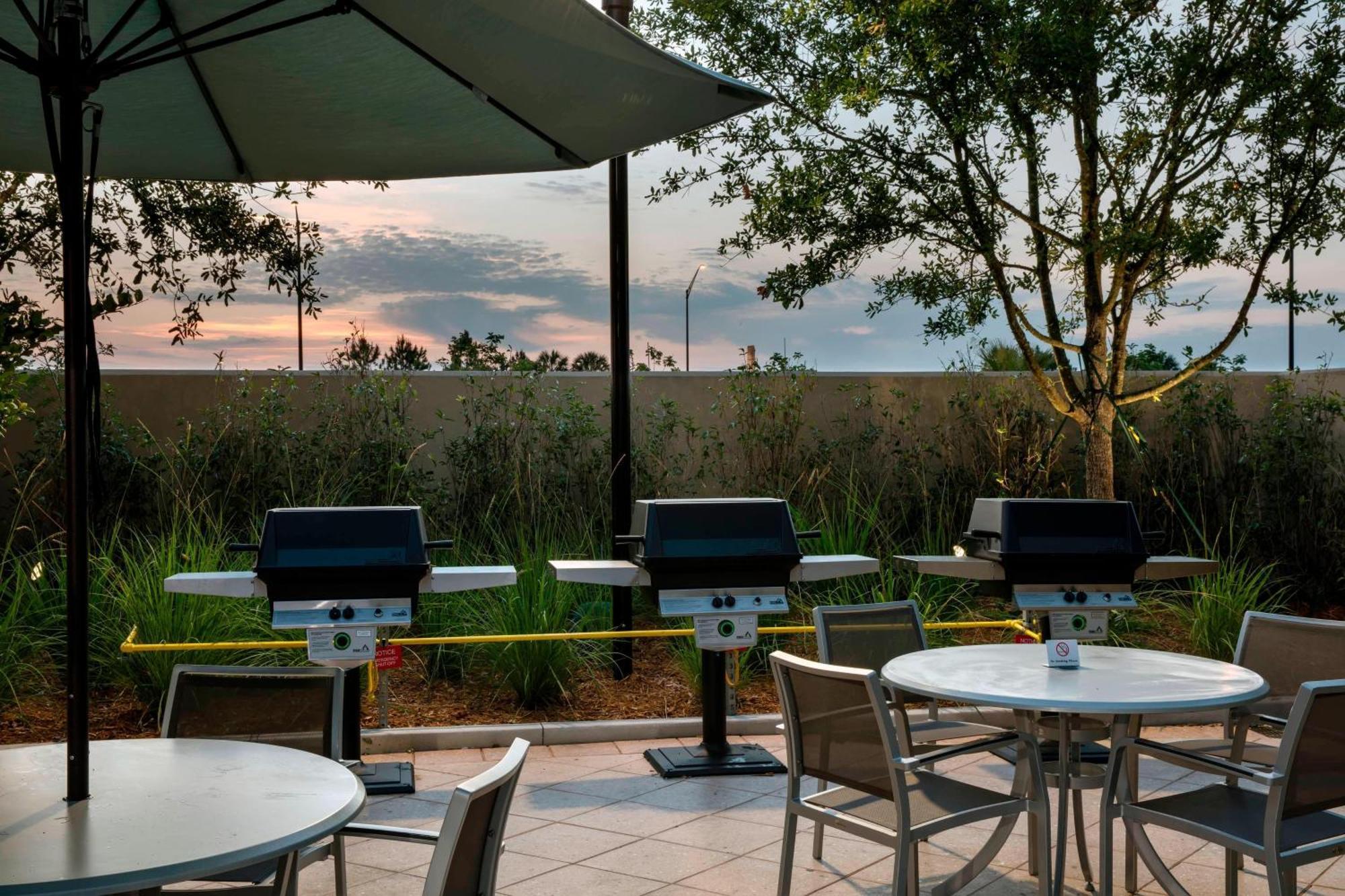 Springhill By Marriott Orlando At Flamingo Crossings Town Center-western Entrance