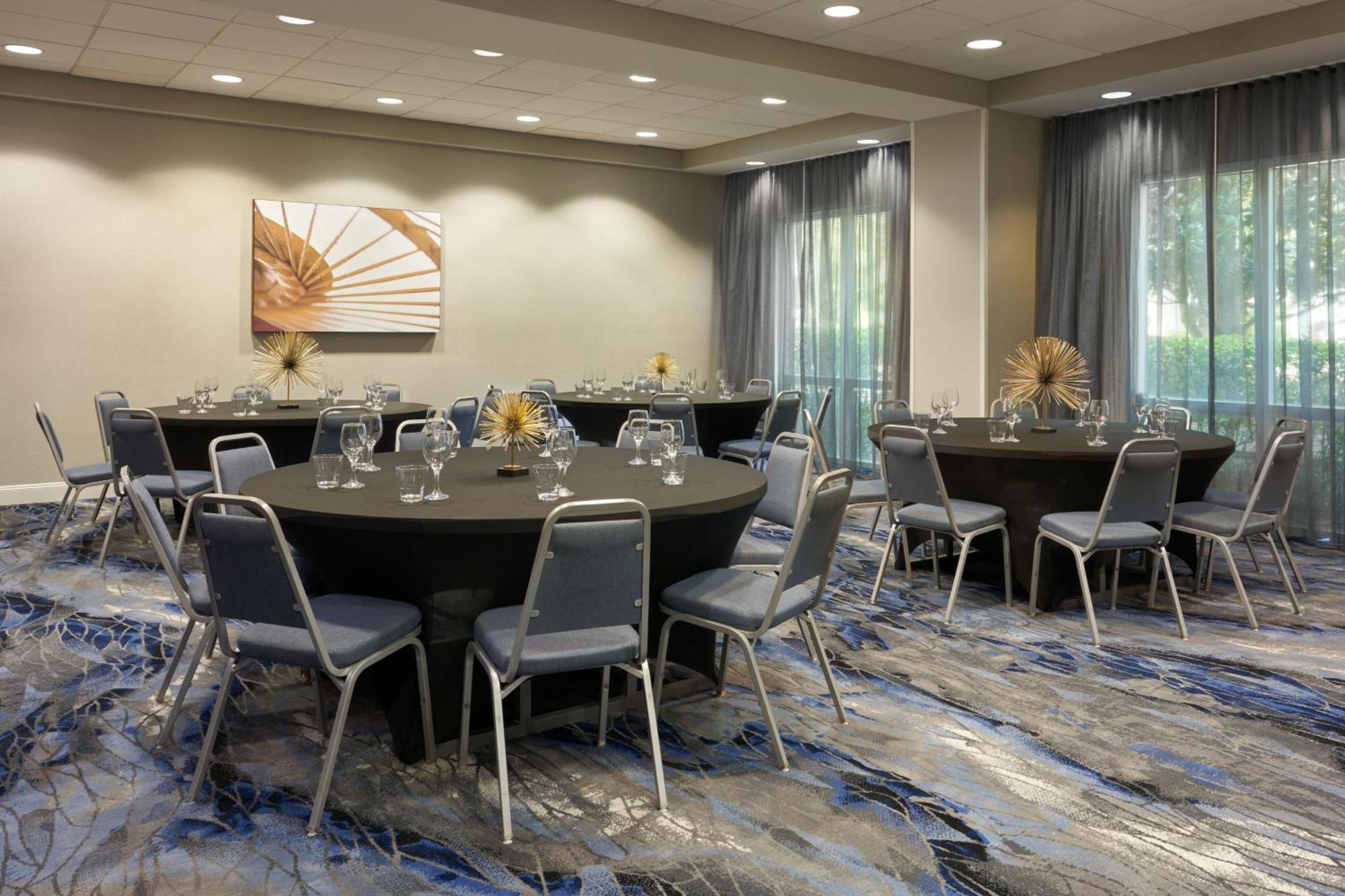 Hotel Fairfield & By Marriott Orlando International Drive/convention Center 3*