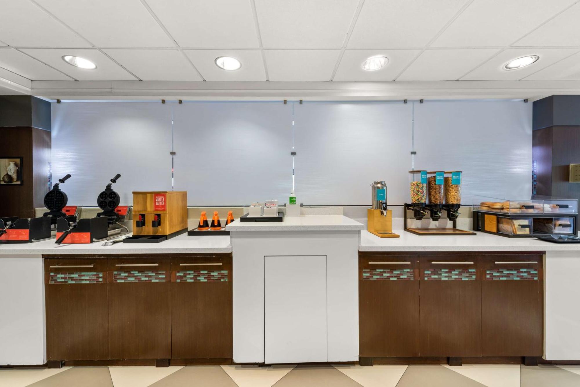 Hotel Hampton Miami-airport West 3*