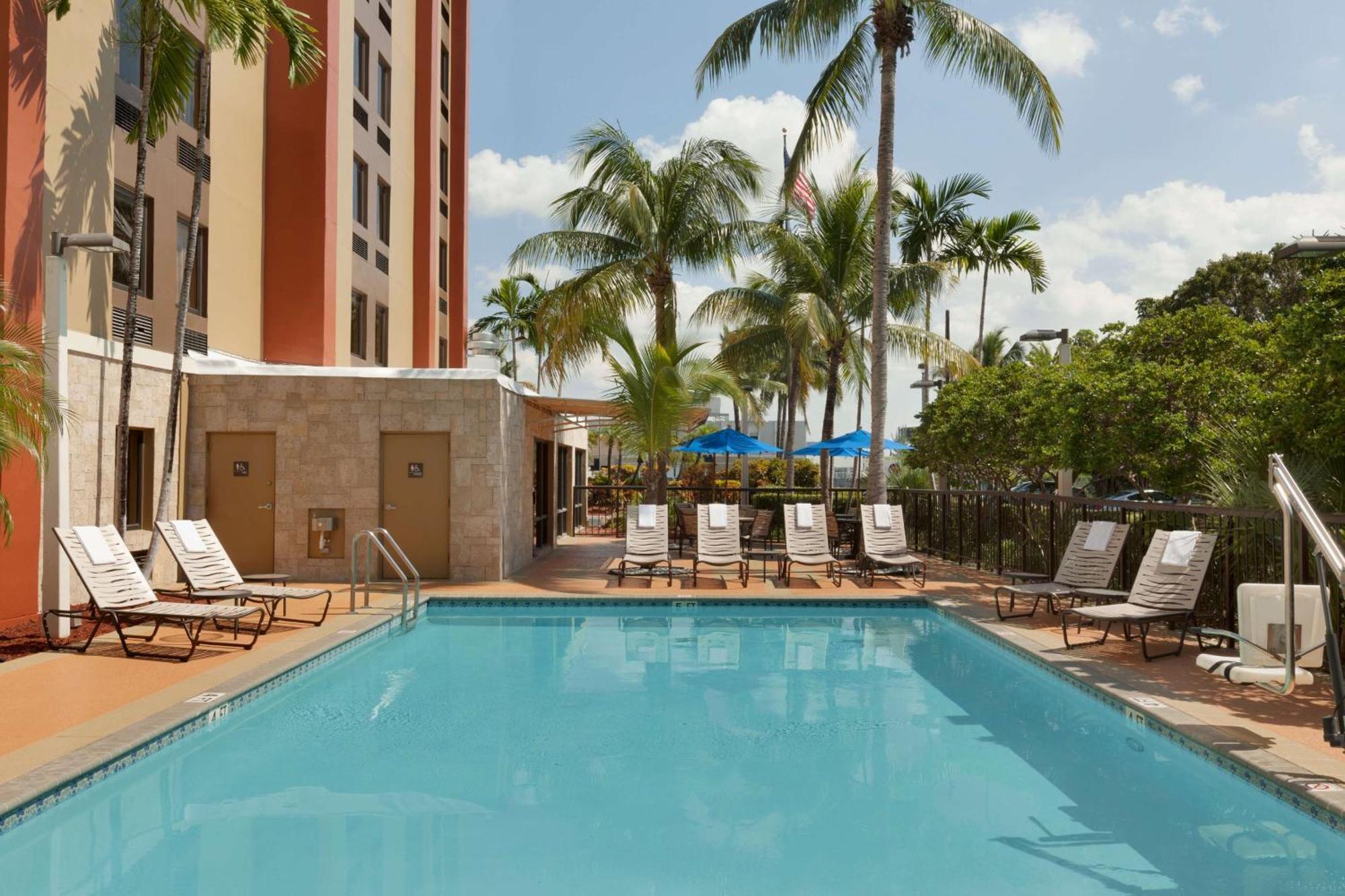 Hotel Hampton Miami-airport West 3*
