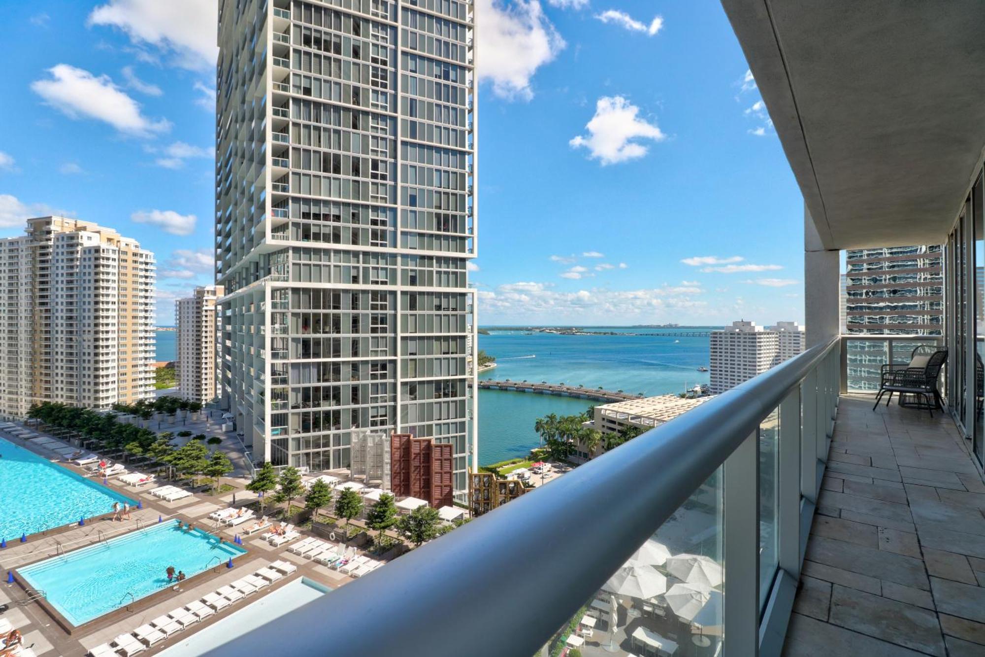 2b2b W Water View - Free Parking - Pool - Lux *