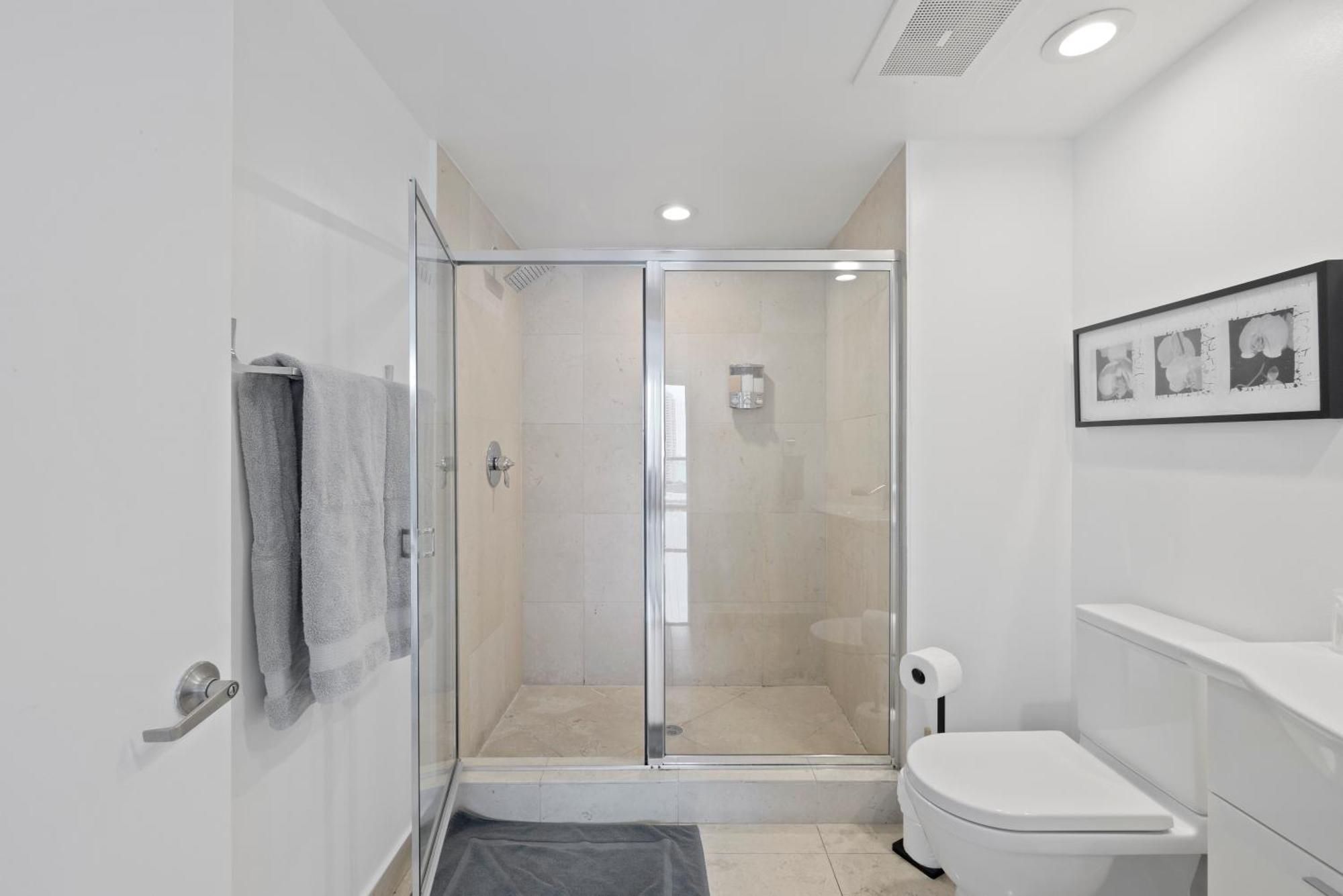 Holiday home 2b2b W Water View - Free Parking - Pool - Lux *
