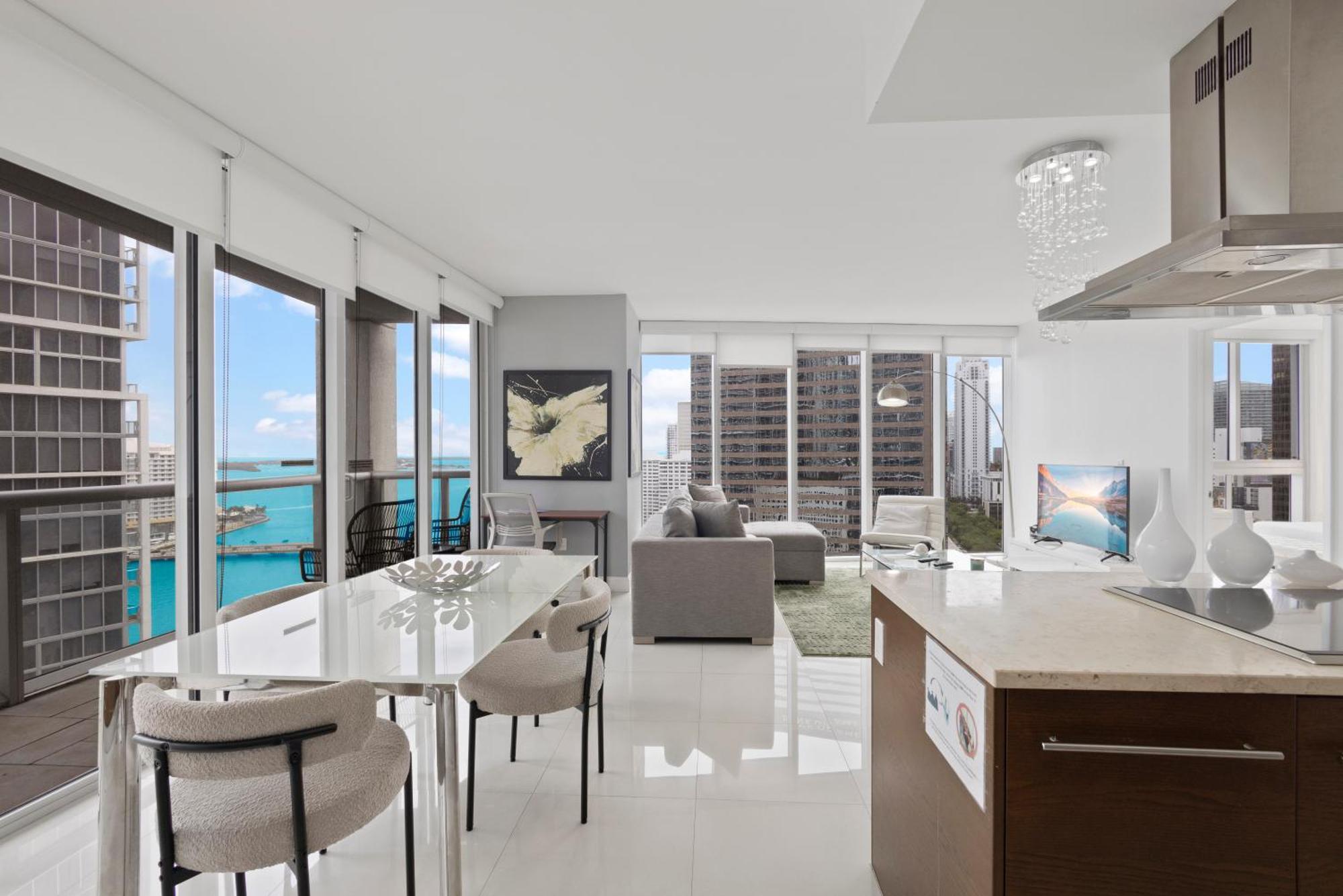 2b2b W Water View - Free Parking - Pool - Lux Holiday home Miami