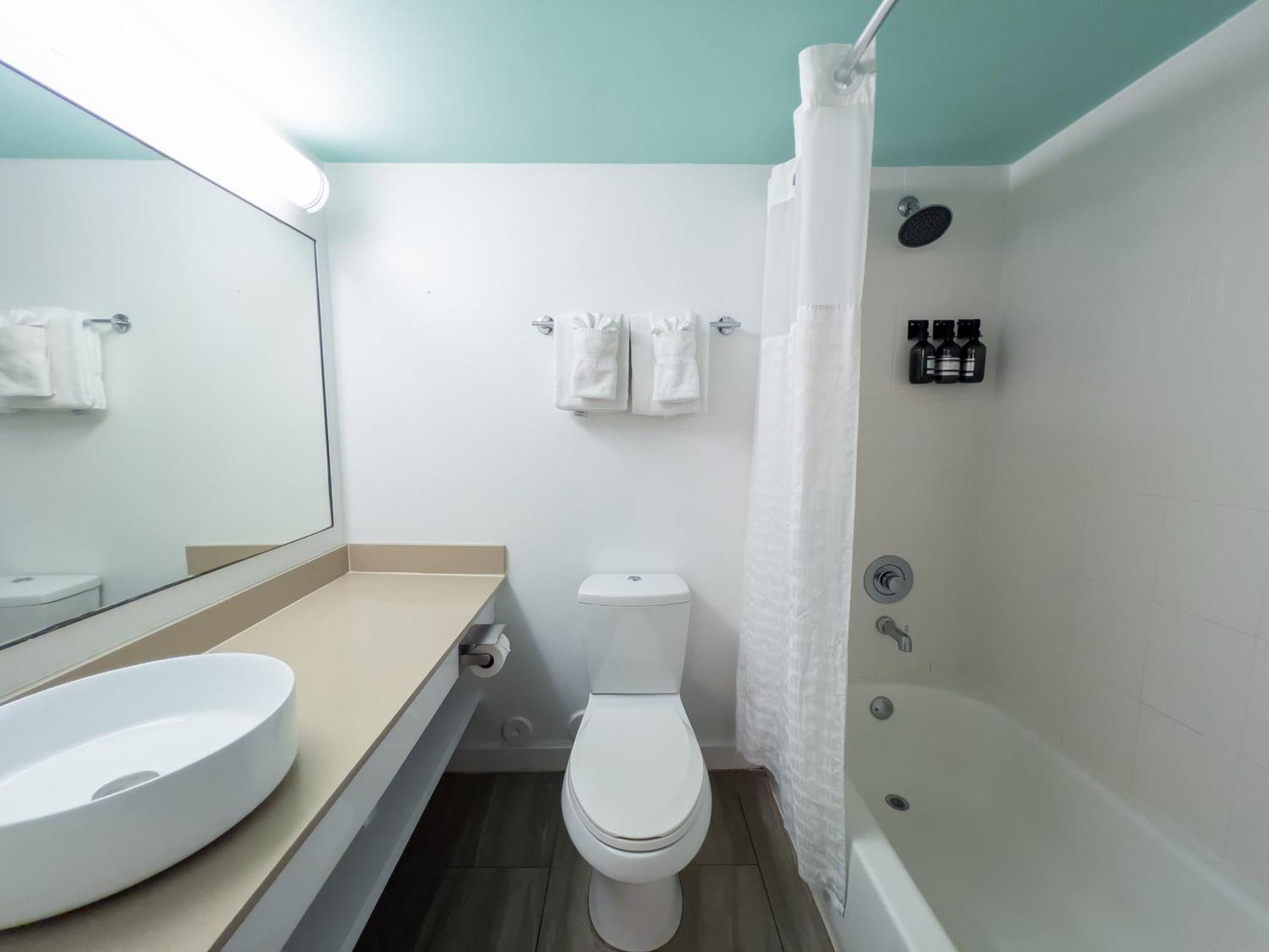 Aqua 3*