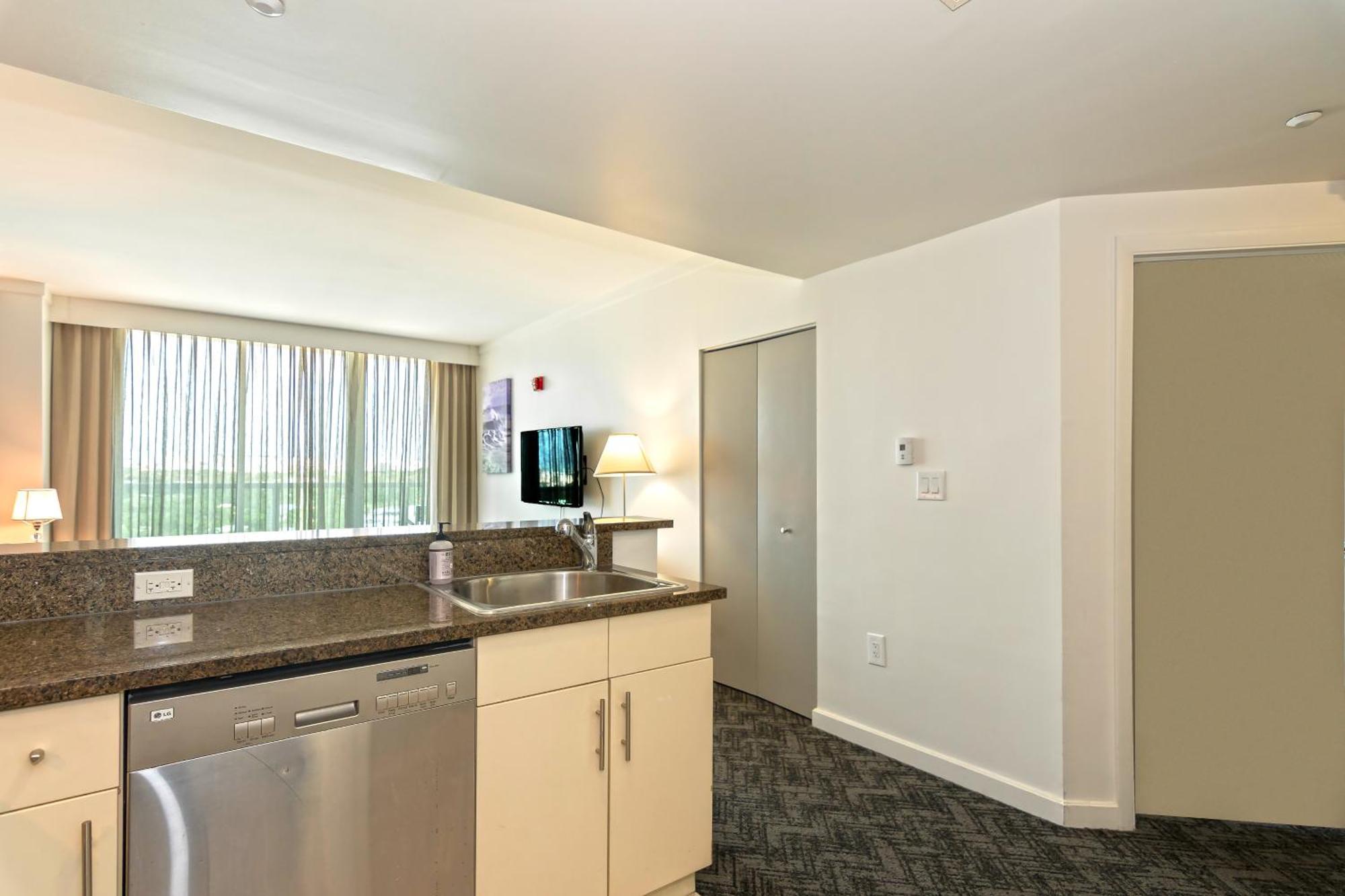Apartment Private Residences At Arya By Sofla Vacations *