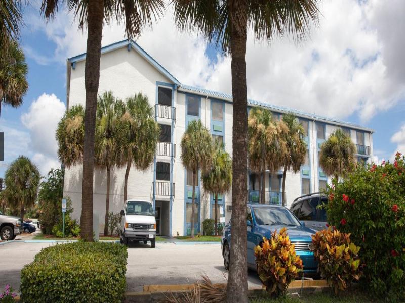 Monumental Movieland Hotel