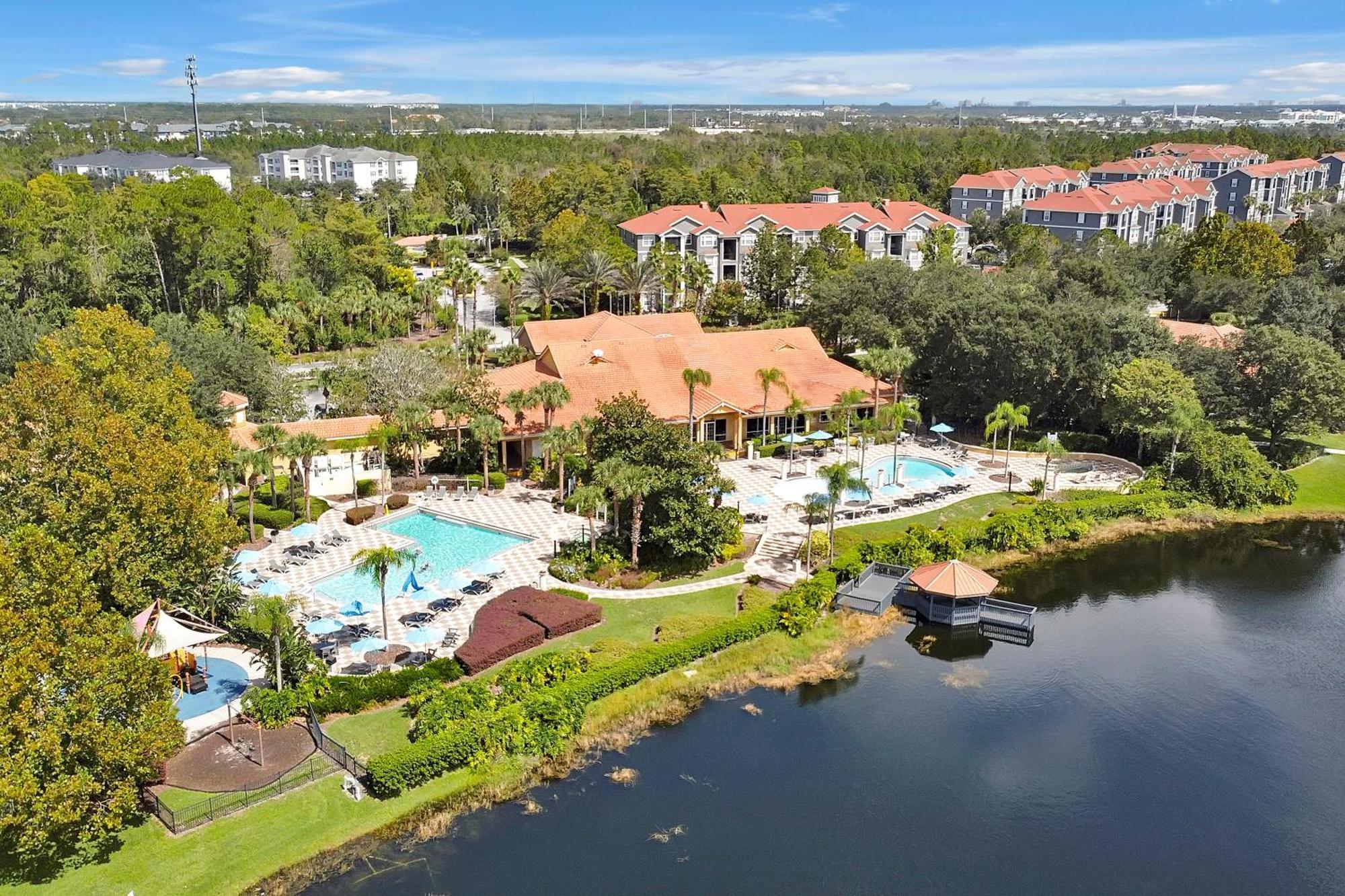 Encantada Resort: Pool, Gym, Clubhouse, Near Holiday home
