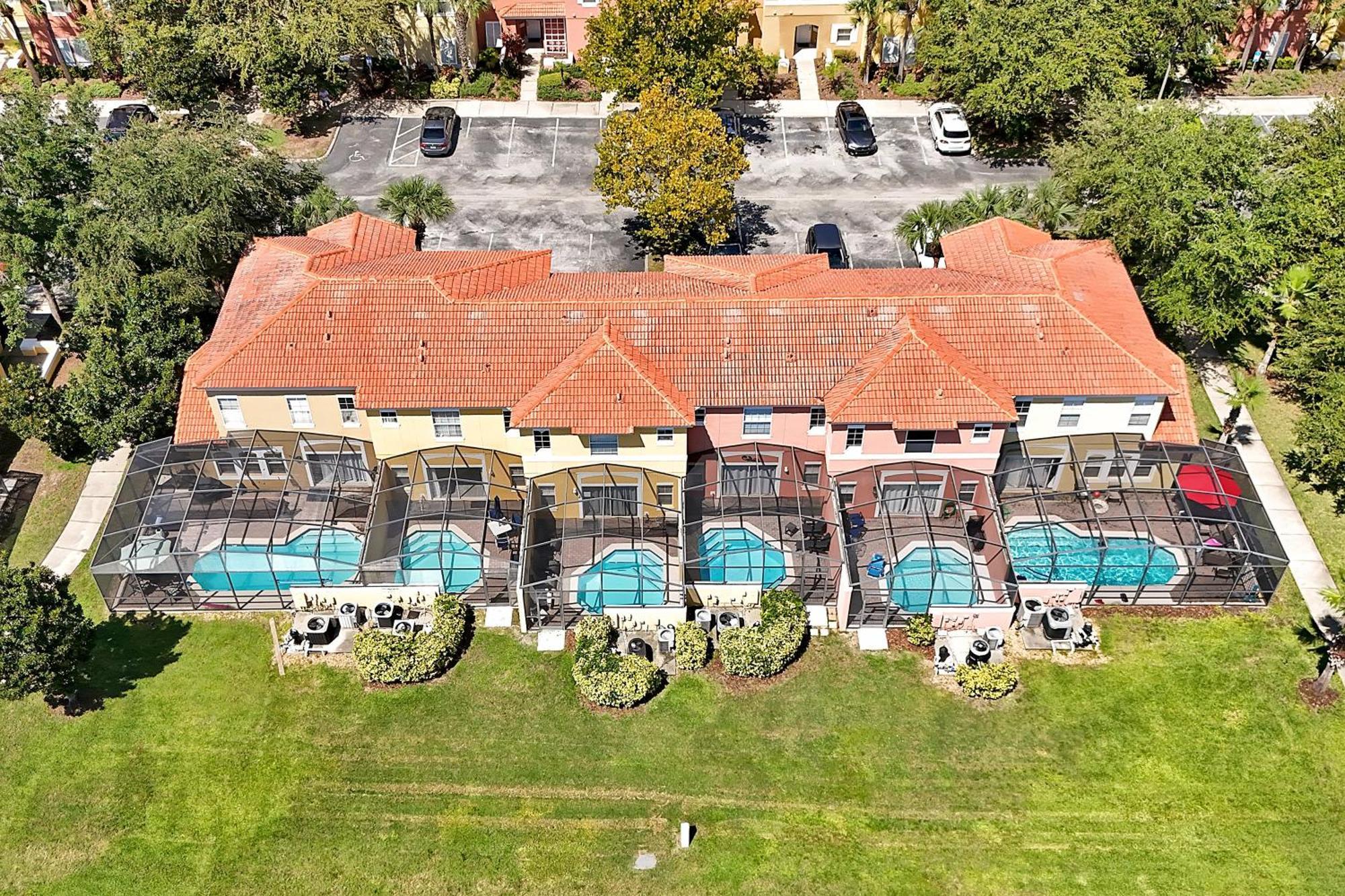 Encantada Resort: Pool, Gym, Clubhouse, Near Kissimmee