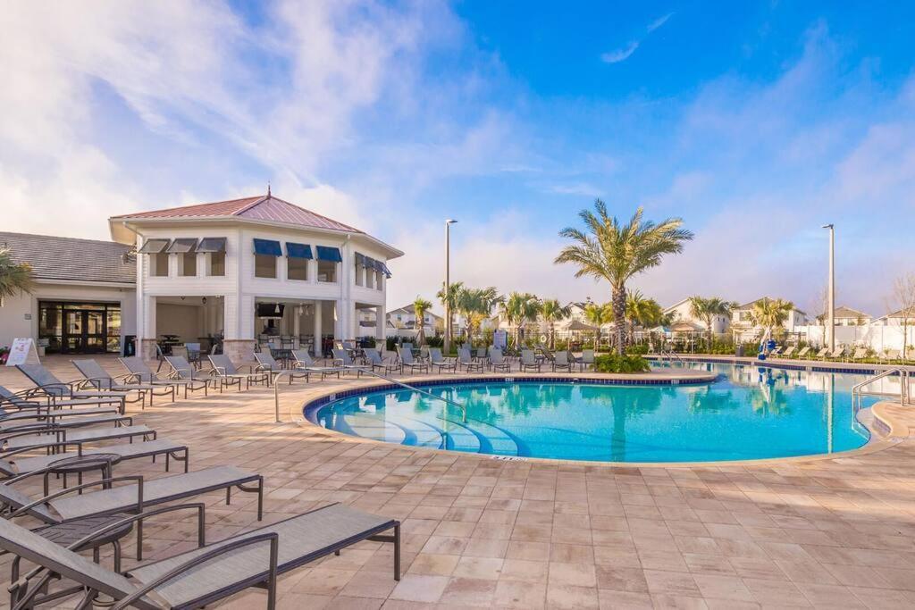 Holiday home Dream Vacation With View, Pool, More, And Walking Distance To