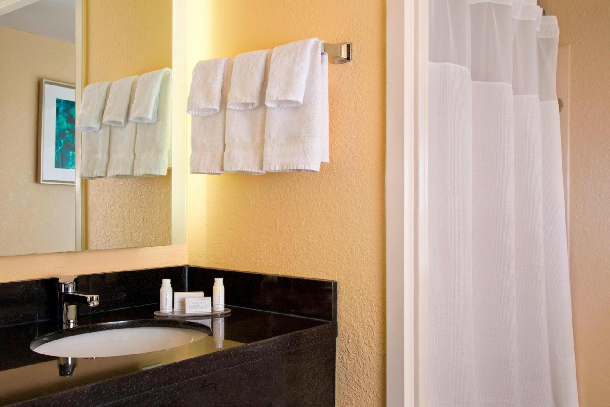 Fairfield & By Marriott Orlando Buena Vista In The Marriott Village