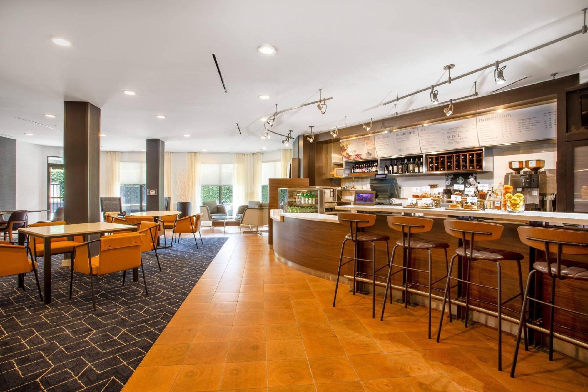 Hotel Courtyard Orlando Maitland 3*