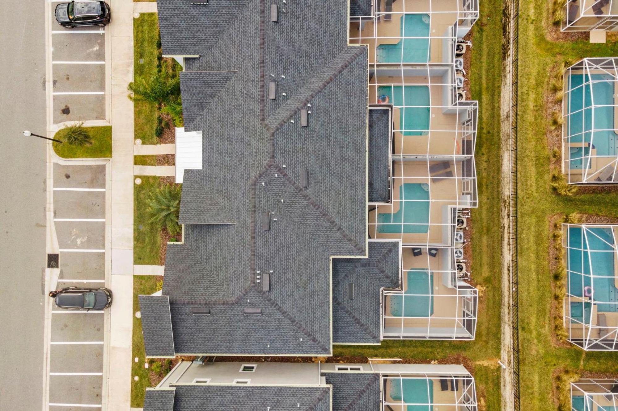 Lovely 4 Bedroom With Private Pool *