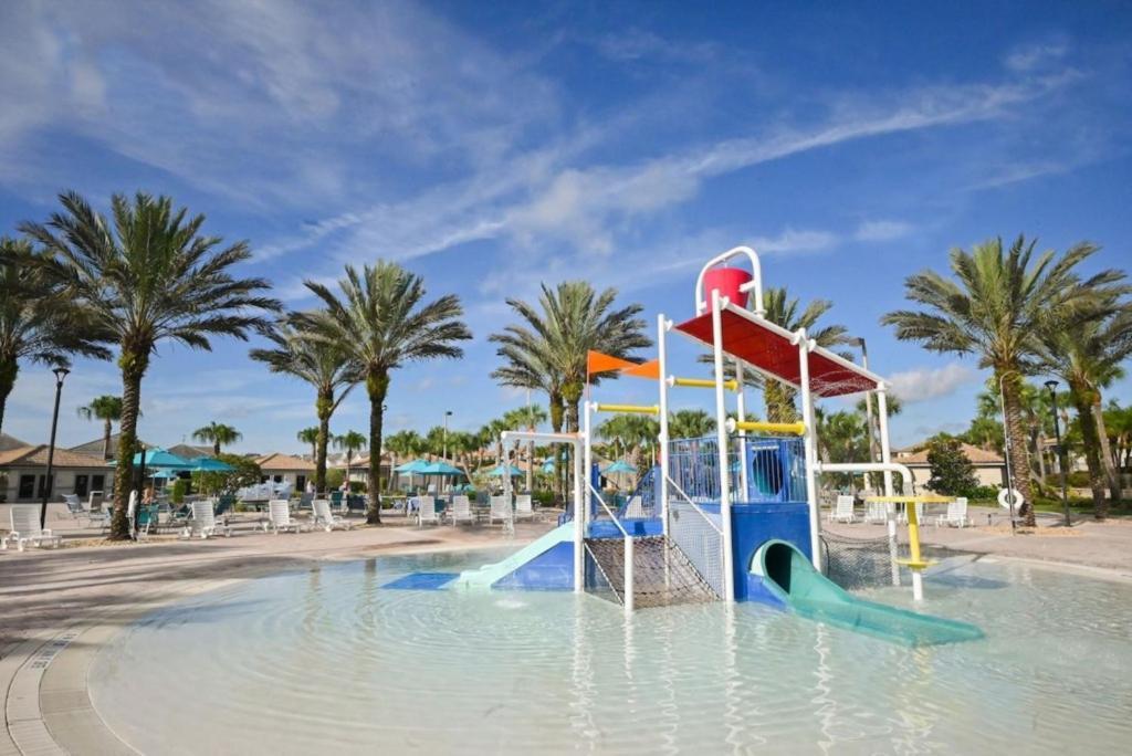 Oasis Free Pet Fee Apartment *