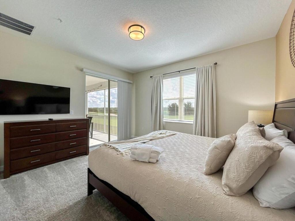 Oasis Free Pet Fee Apartment