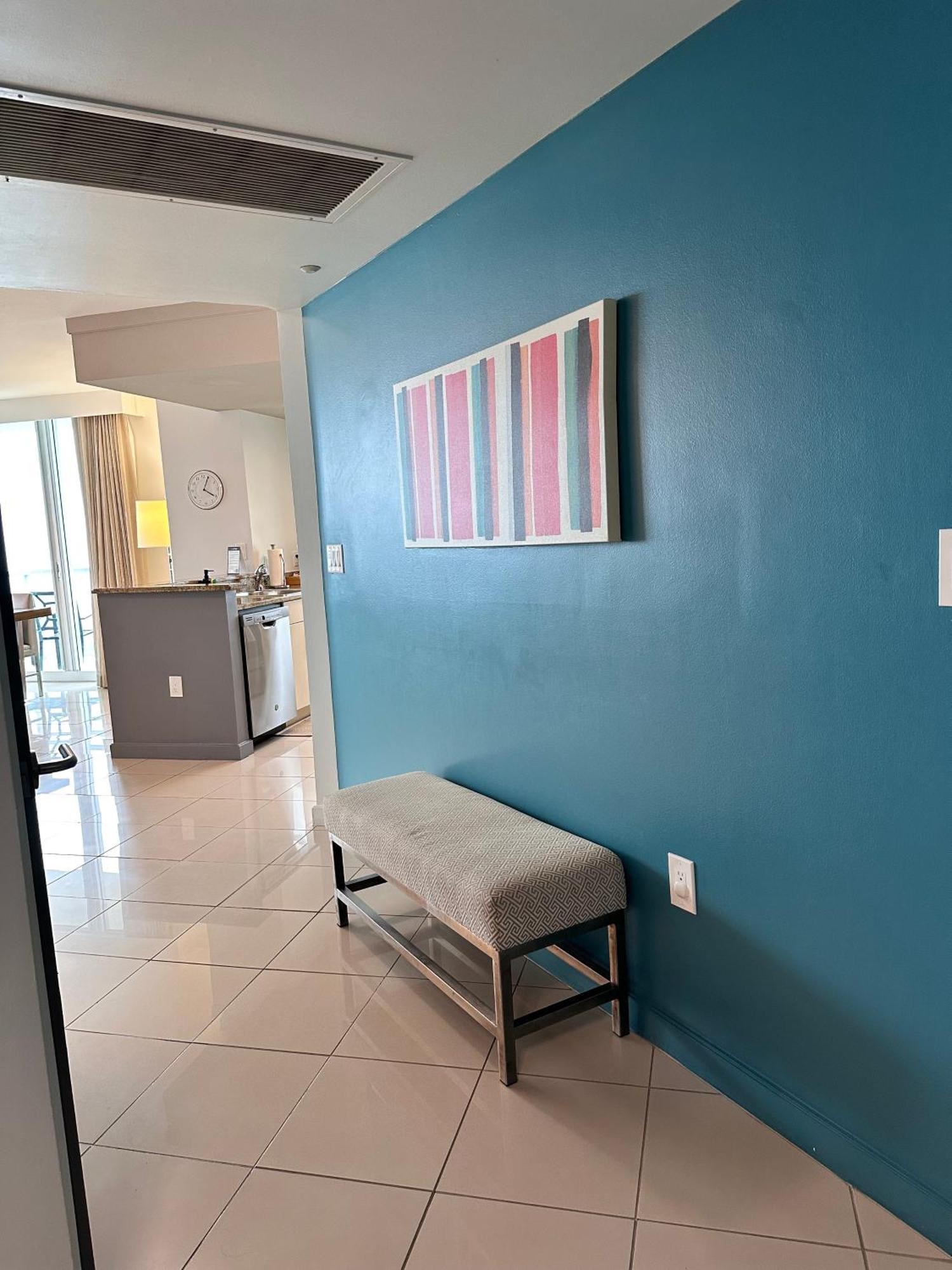 Apartment Breathtaking Direct Bay Views 2 Bedroom With Parking