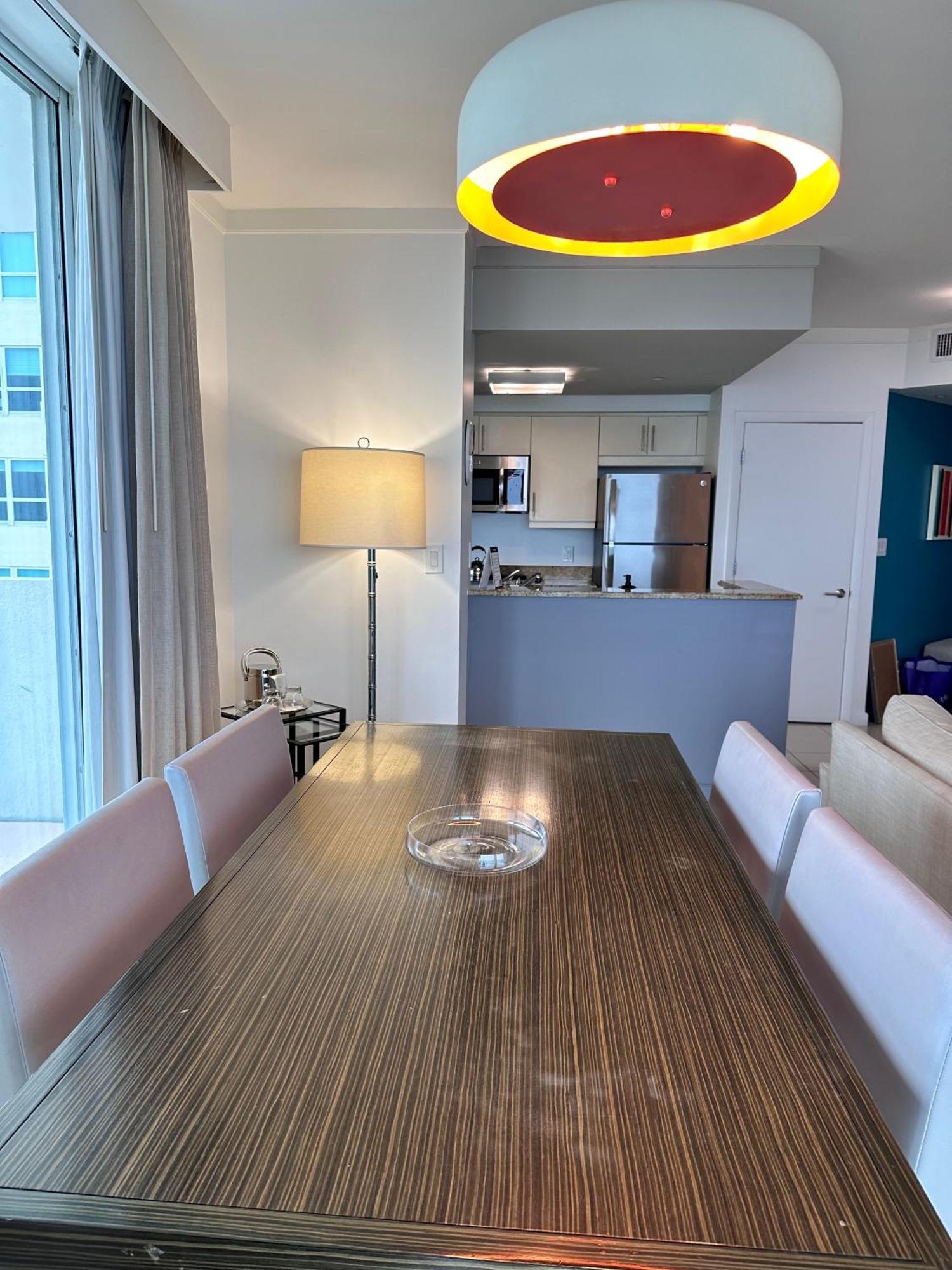 Breathtaking Direct Bay Views 2 Bedroom With Parking Apartment