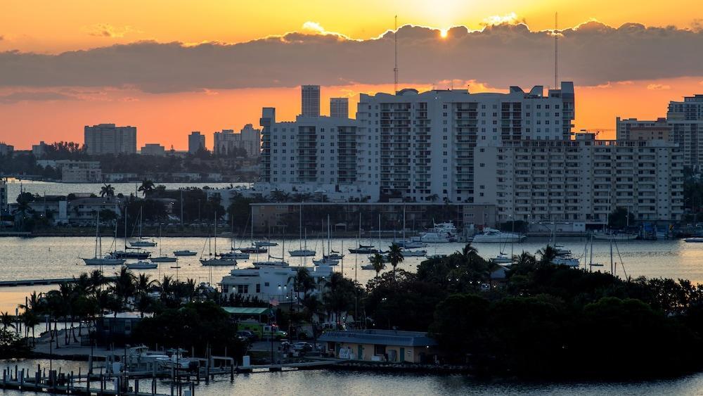 Hotel Mare Azur Luxury By Grand Bay Miami