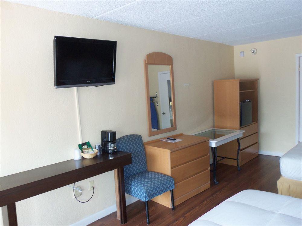 Claremont Kissimmee 2*