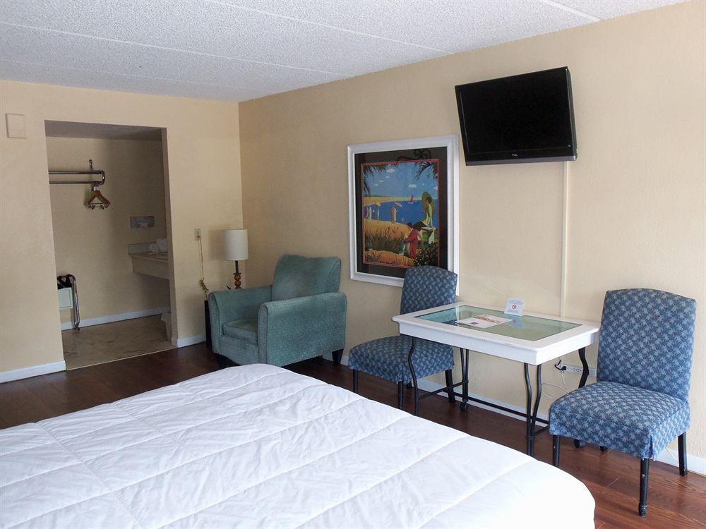 Claremont Kissimmee Hotel Celebration