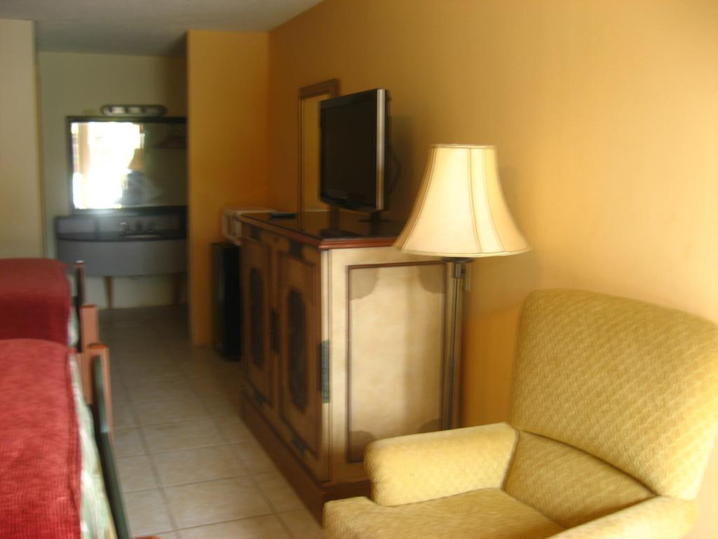 Hotel Lake Cecile And Suites 4*