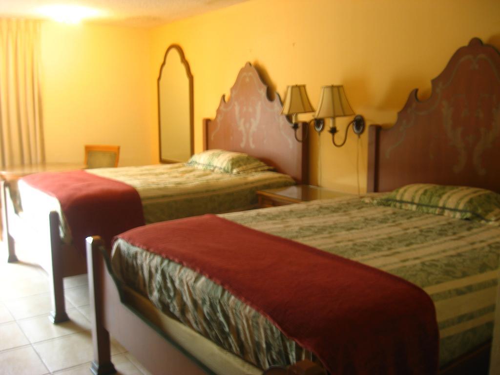 Hotel Lake Cecile And Suites