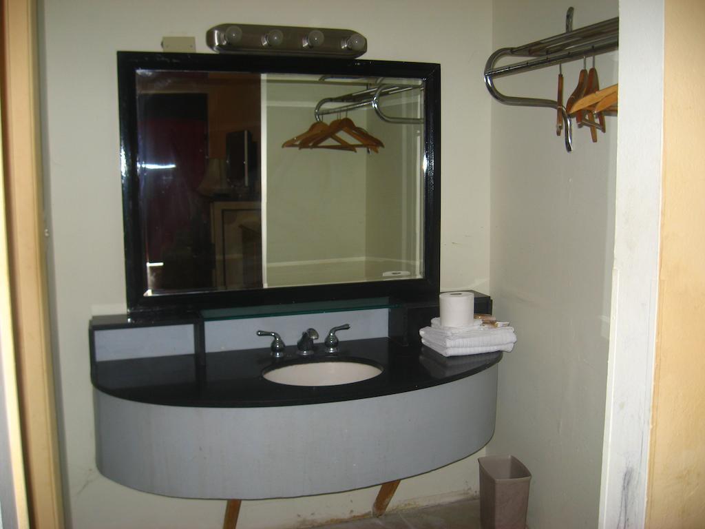 Lake Cecile And Suites Kissimmee