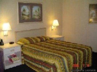 Days By Wyndham Orlando Airport Florida Mall Hotel Williamsburg