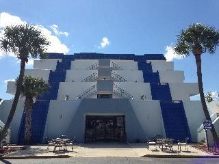 Lake Cecile And Suites Hotel 4*
