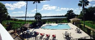 Lake Cecile And Suites Hotel