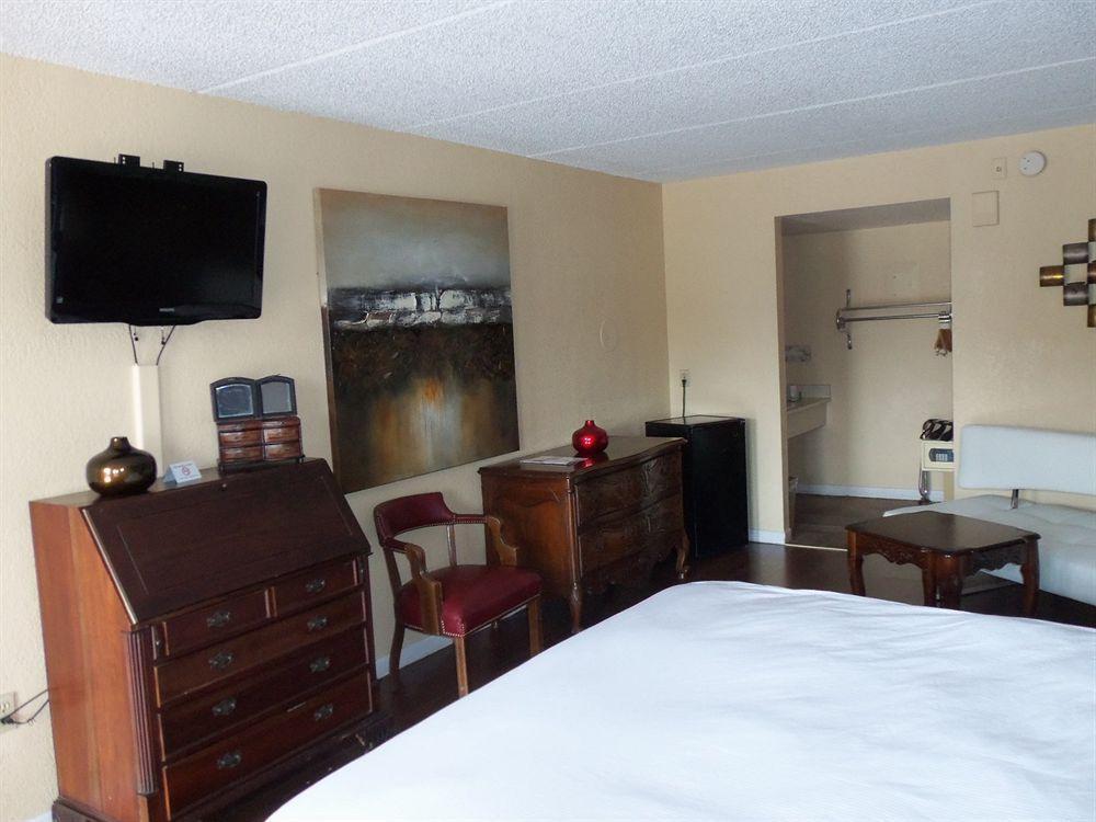 Claremont Kissimmee 2*