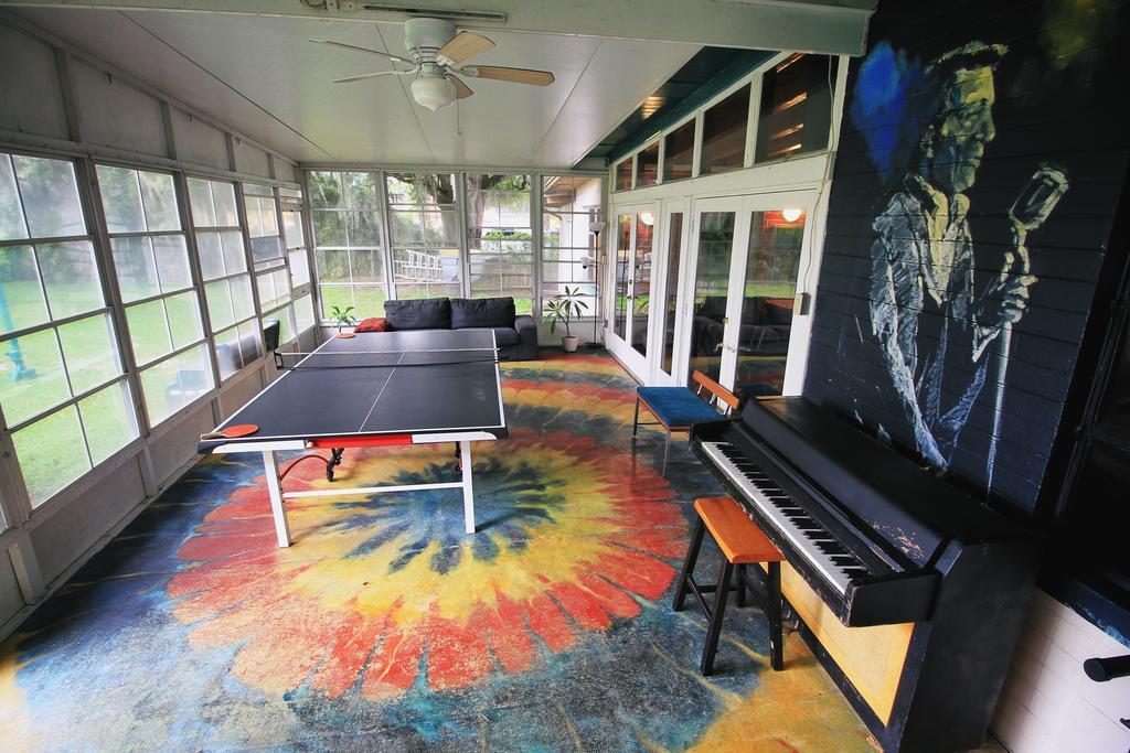 Hostel Palm Lakefront And