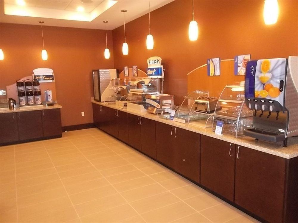 Hotel Express & Orlando East-ucf Area By Ihg 2*