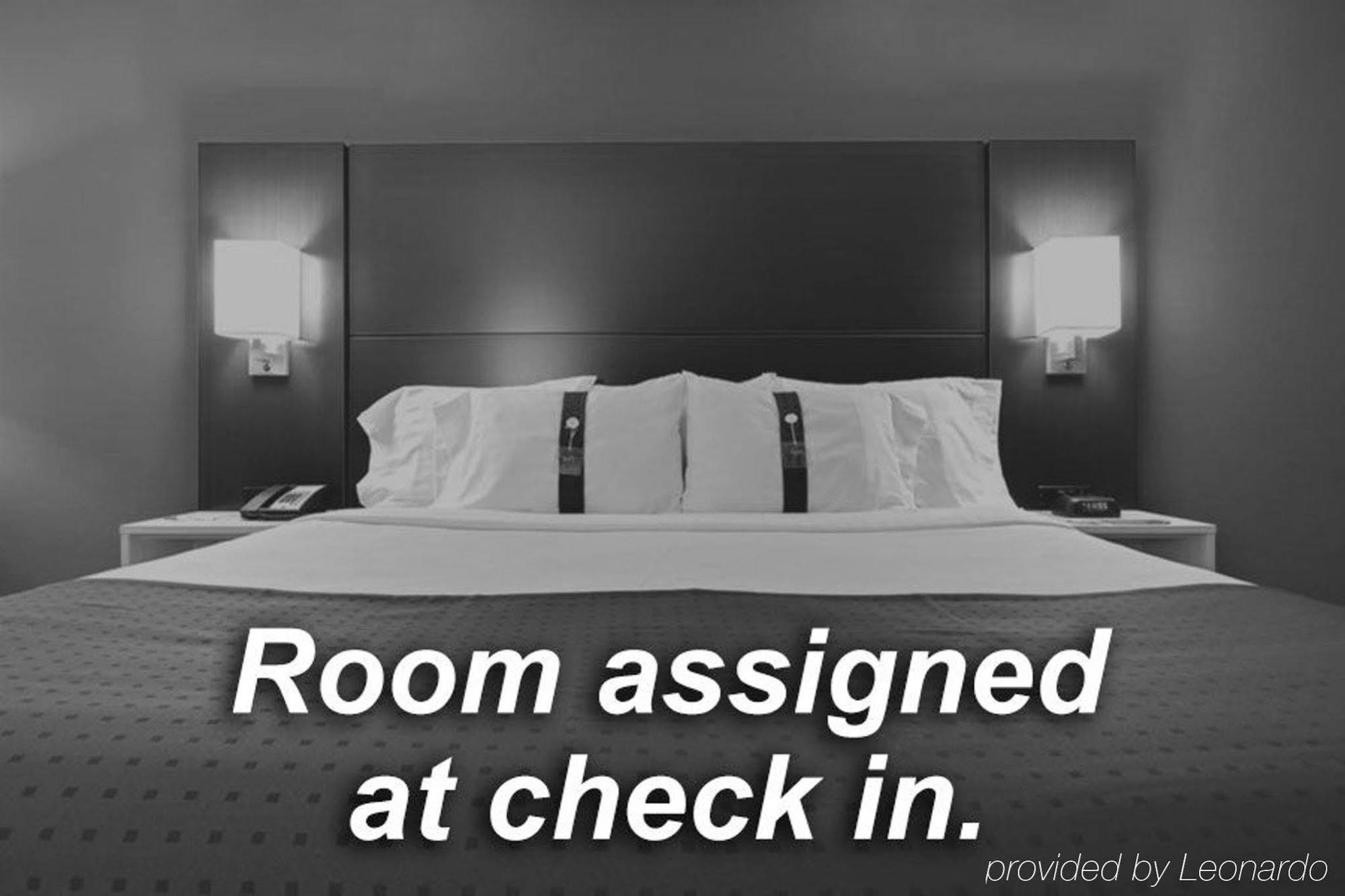 Express & Orlando East-ucf Area By Ihg Hotel 2*