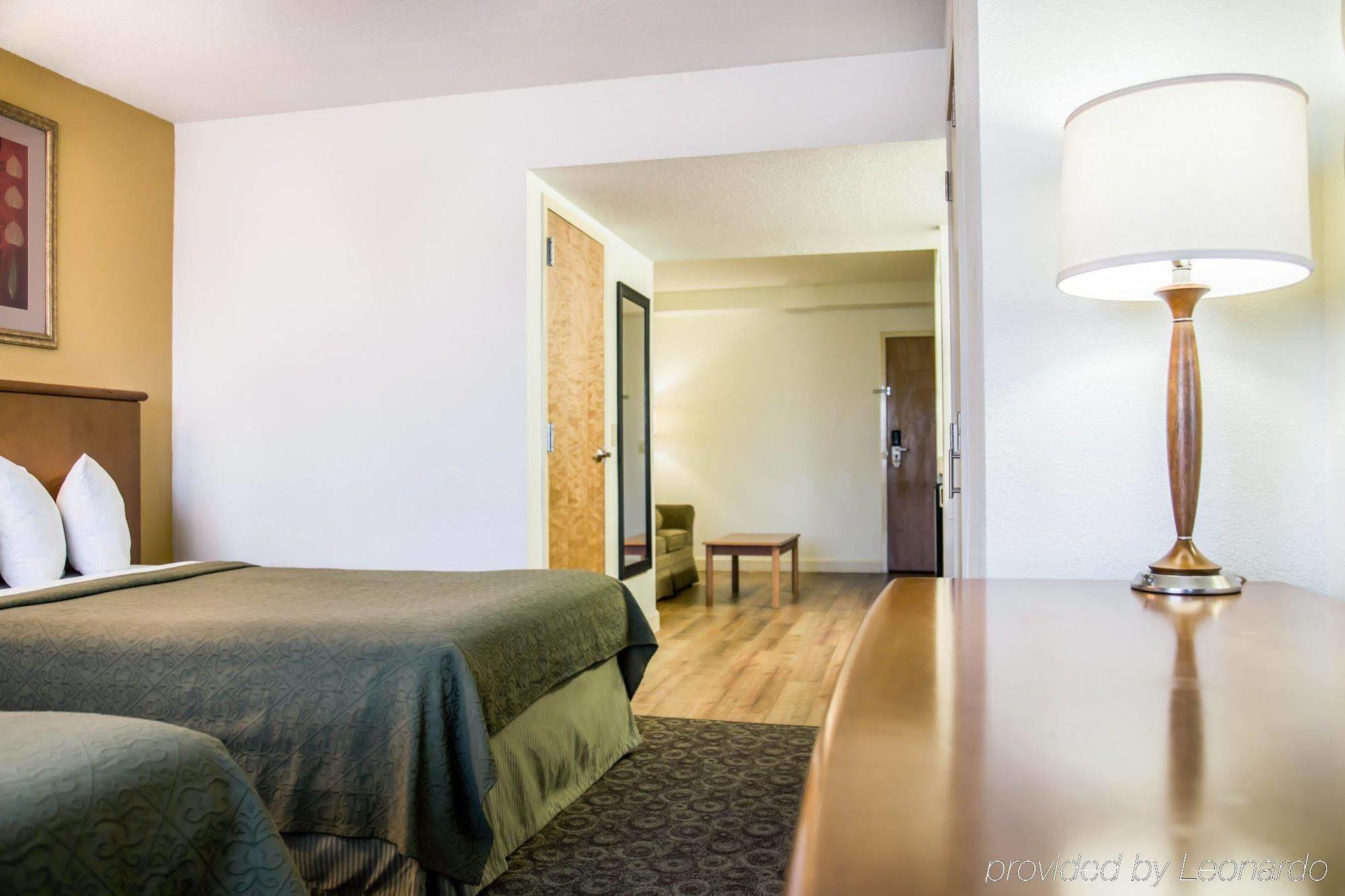 Hotel Quality & Near The Theme Parks