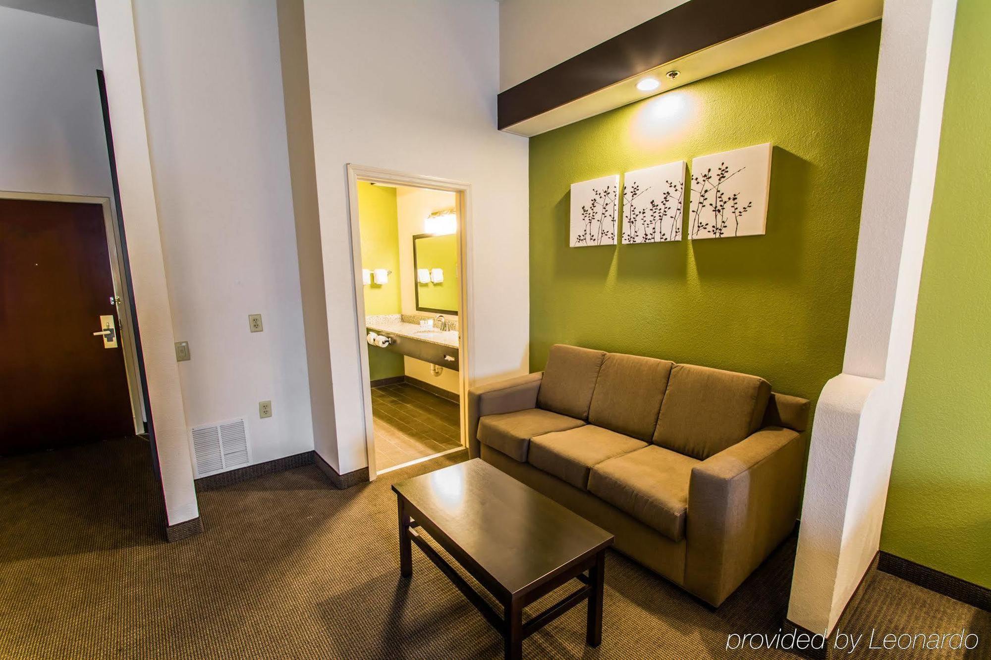 Sleep & International Airport Hotel 2*
