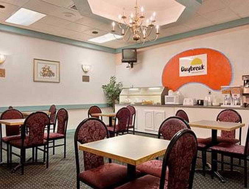 Hotel Days By Wyndham Orlando Airport Florida Mall 2*
