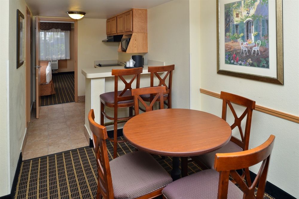 Staybridge Orlando Royale Parc By Ihg Hotel 3*
