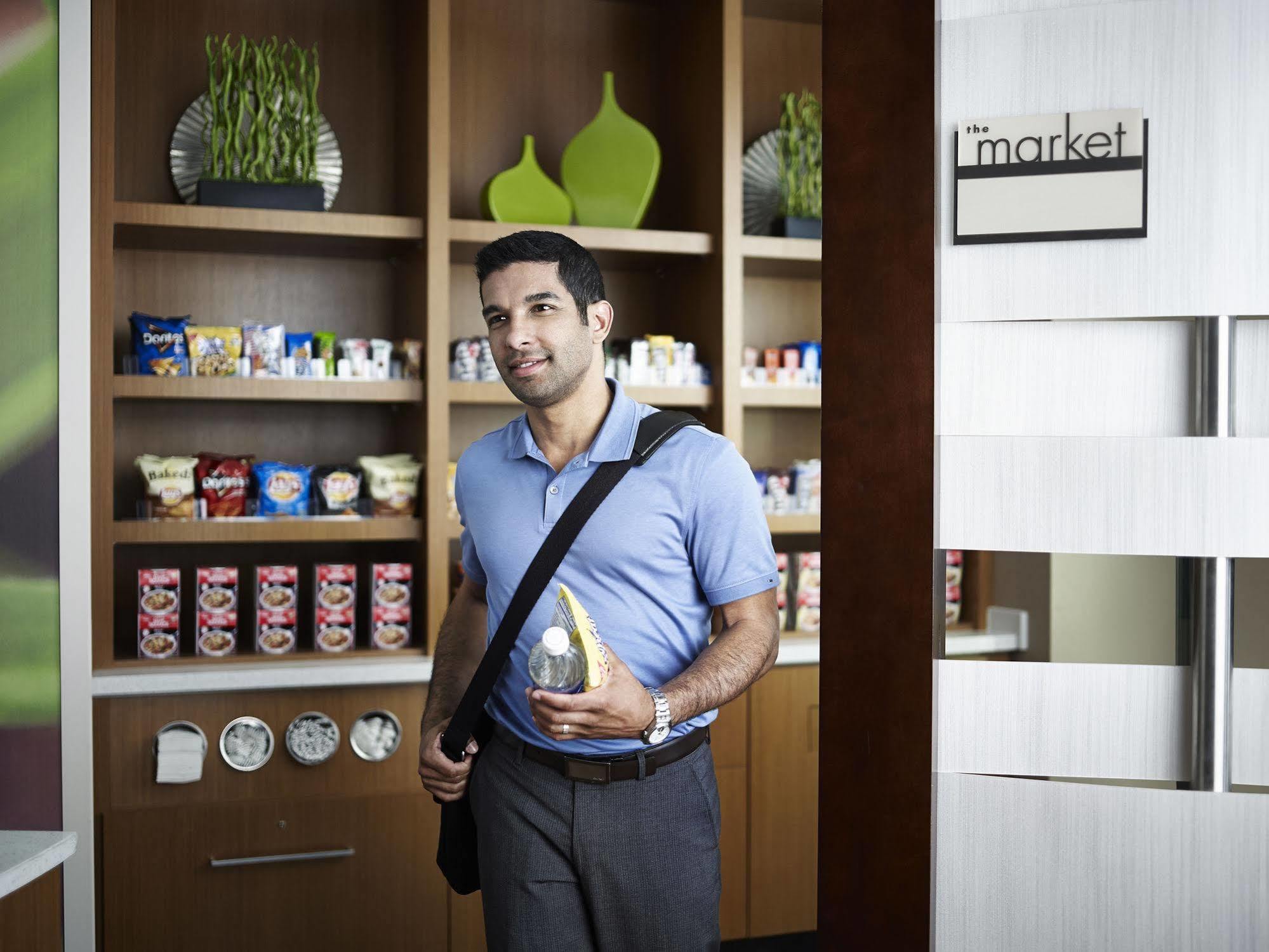 Springhill By Marriott Orlando At Flamingo Crossings Town Center-western Entrance Hotel