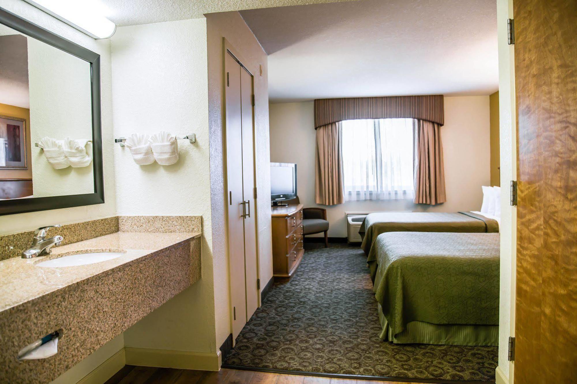 Quality & Near The Theme Parks Hotel 3*