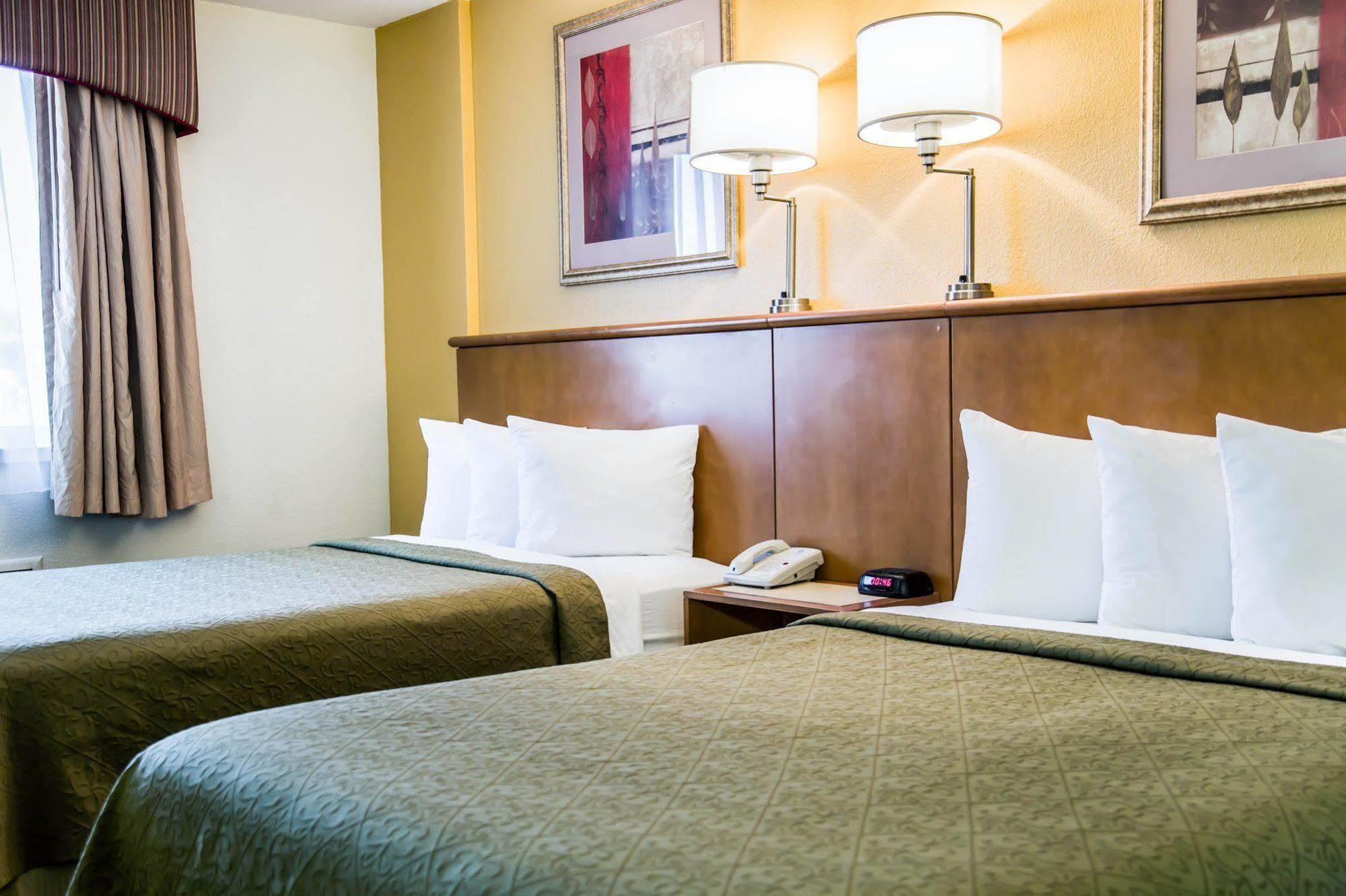 Hotel Quality & Near The Theme Parks 3*