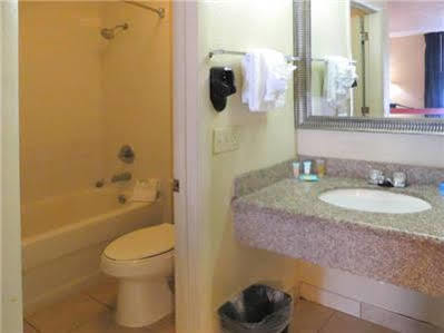 Travelodge By Wyndham Orlando At Heart Of International Drive Motel